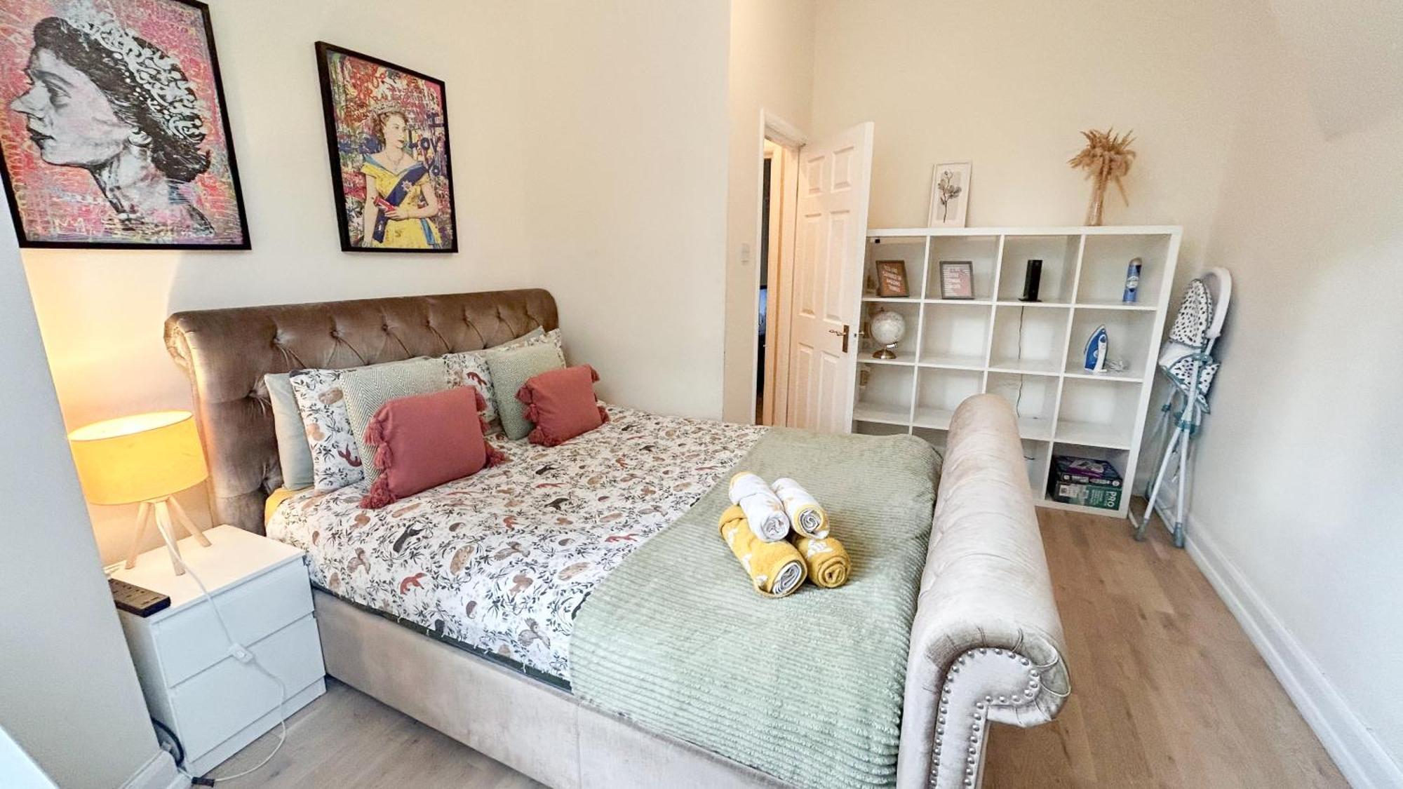 1-Bedroom Flat With Small Garden & Paid Parking In Finsbury Park, Highbury London Exterior photo