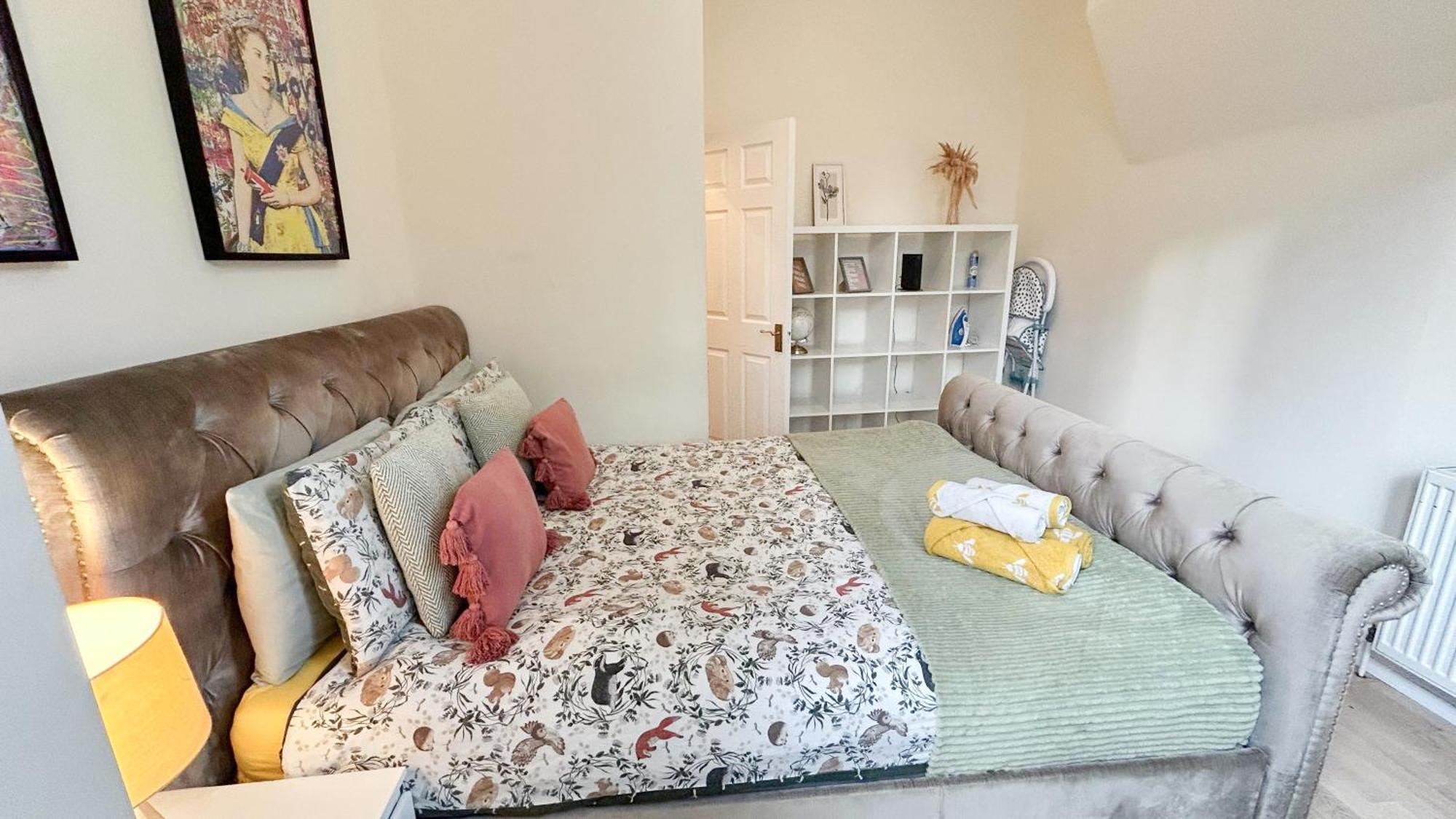 1-Bedroom Flat With Small Garden & Paid Parking In Finsbury Park, Highbury London Exterior photo
