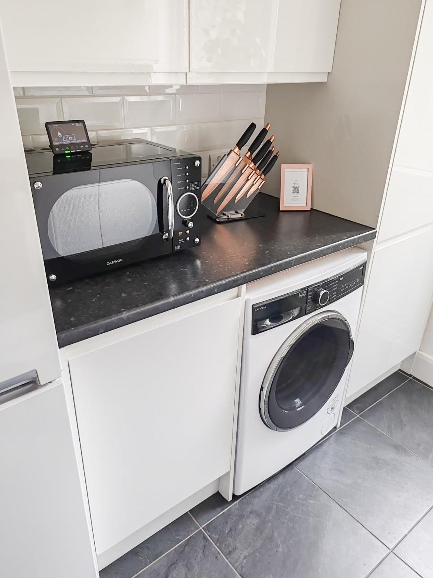 1-Bedroom Flat With Small Garden & Paid Parking In Finsbury Park, Highbury London Exterior photo